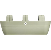 Balkonkasten aus Kunststoff mit integrierter Halterung für Geländer und elho Logo.