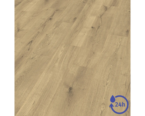 Laminatboden mit Holzmaserung, wasserresistent für 24 Stunden.