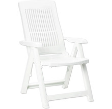 Klappbarer Gartenstuhl aus weißem Kunststoff mit hoher Rückenlehne und Armlehnen.