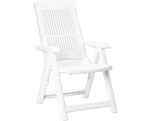 Klappbarer Gartenstuhl aus weißem Kunststoff mit hoher Rückenlehne und Armlehnen.