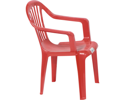 Stapelbarer Gartenstuhl aus Kunststoff in Rot mit Armlehnen und Lattenrücken.