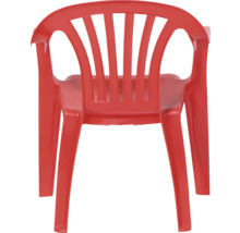 Roter Kunststoffstuhl mit Armlehnen und Lamellen Rückenlehne.