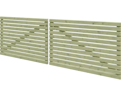 Gartenzaun aus druckimprägniertem Holz mit horizontalen Lamellen und rückseitiger Diagonalverstrebung.