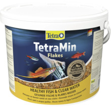 TetraMin Flocken Fischfutter im Eimer mit natürlichen Inhaltsstoffen für gesunde Fische und klares Wasser.