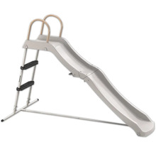 Hellgraue Kinderrutsche aus Kunststoff mit Leiter und Metallgestell.