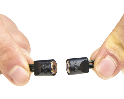 Lumix Mini-Magnet-Steckverbindung für Beleuchtungssysteme, bestehend aus zwei Teilen.