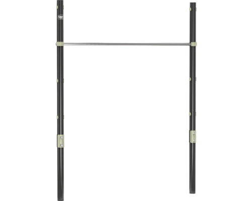 EXIT Toys Reckstange aus Metall mit zwei schwarzen Pfosten, EXIT Toys Logo und einer silbernen höhenverstellbaren Turnstange.