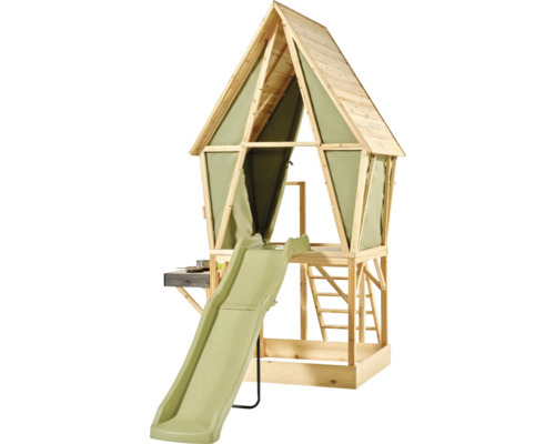 Spielhaus aus Holz mit Rutsche, Leiter, Sandkasten und olivegrünen Stoffwänden.