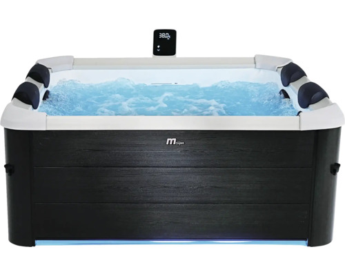 MSpa Whirlpool mit Verkleidung in Holzoptik, sprudelndem Wasser, Kopfstützen und digitalem Display mit Anzeige von 38 Grad.