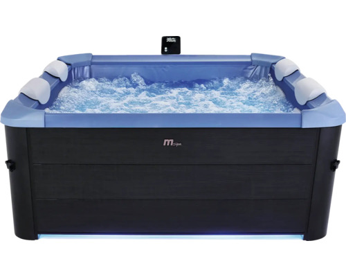 Rechteckiger MSpa Whirlpool mit sprudelndem Wasser, vier Kopfstützen und einer digitalen Anzeige von 38 Grad.