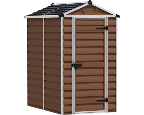 Gerätehaus aus Kunststoff in brauner Holzoptik mit Satteldach und Einzeltür mit Riegel.