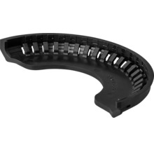 Schwarzes, bogenförmiges Kunststoff-Ersatzteil mit Lamellenstruktur für Garten- oder Werkzeuggeräte.