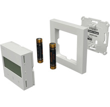 Heatit Z-Temp3 Thermostat mit Display, zwei AAA Batterien, Montagerahmen und Montageplatte mit Heatit Logo und Z-Wave Plus Symbol.