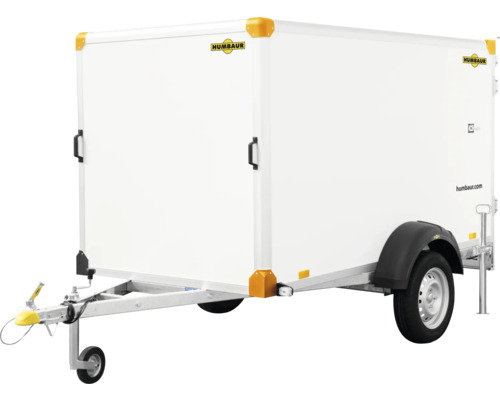 Weißer einachsiger Kofferanhänger von Humbaur mit Stützrad und Humbaur Logo.