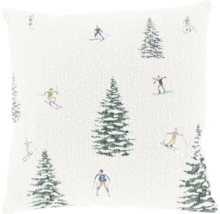 Quadratisches Zierkissen mit gewebtem Wintermotiv aus Tannenbäumen und Skifahrern.