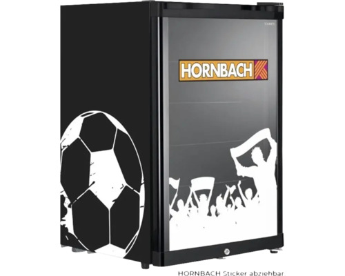 Mini-Kühlschrank mit Fußball-Design, Hornbach Logo auf der Glastür und Fußball-Grafik an der Seite.