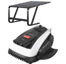 Mähroboter in Weiß und Schwarz inklusive Garage aus Metall und Kunststoff.