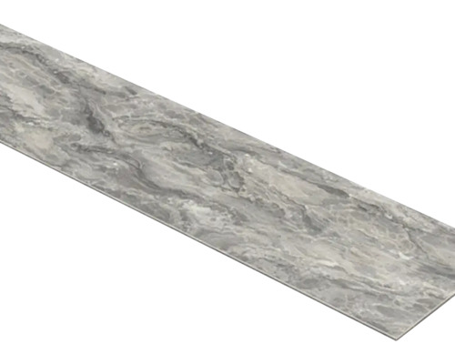 Feinsteinzeugfliese in Marmoroptik mit grau-weißem Muster in rechteckigem Format.