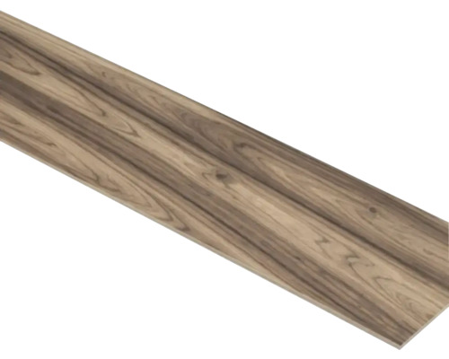 Sockelleiste mit Holzmaserung und profiliertem Design.