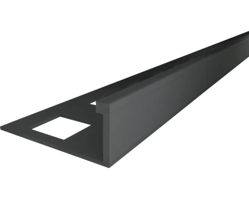 Schwarzes Fliesenkantenprofil in L-Form aus Aluminium mit quadratischen Aussparungen.