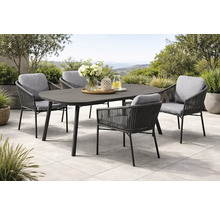 Gartenset bestehend aus einem ovalen dunklen Tisch und vier Sesseln mit grauer Seilbespannung und hellgrauen Kissen auf einer hellen Terrasse.