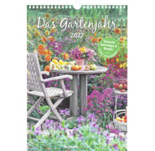 Gartenkalender Das Gartenjahr 2027 mit Gartentipps und Rezepten, Motiv mit Gartenmöbeln und Blumen, Alpha Edition Logo.