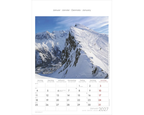 Wandkalenderblatt für Januar 2027 mit einem hellen Panoramafoto einer verschneiten Berglandschaft und Skifahrern auf einer Piste.