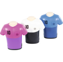 Drei Anspitzer in Form von Fußballtrikots mit der Nummer 10 und Fußballsymbol.