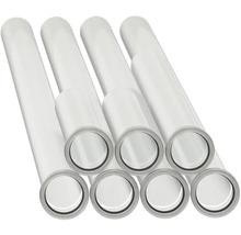 Mehrere weiße Kunststoffrohre mit Dichtungsringen in verschiedenen Längen für die Hausentwässerung.