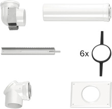 Set aus Abgasrohr-Komponenten für Heizungen bestehend aus Rohren, Wandplatte, Montageschiene und sechs Dichtungen.