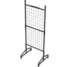 Schwarzes Metall-Rankgitter mit Standfüßen und quadratischem Maschengeflecht.