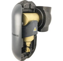 Bosch Schlammabscheider mit Magnet für Heizungssysteme, Messingarmatur in Isolierung mit Magnetwarnsymbol und Bosch Logo.