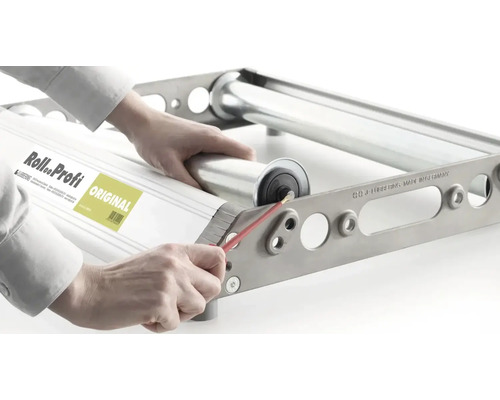 Roll Profi Kabeltrommelabroller aus Metall, Justierung der Tragwalze mit einem Werkzeug.