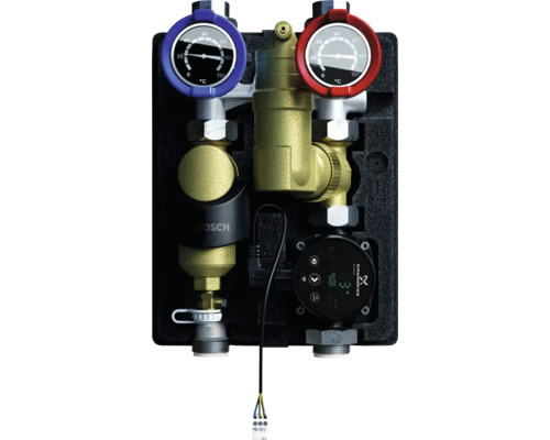 Bosch Pumpengruppe für Heizsysteme mit integrierter Grundfos Umwälzpumpe, zwei Thermometern und Messingarmaturen in schwarzer Isolierung.