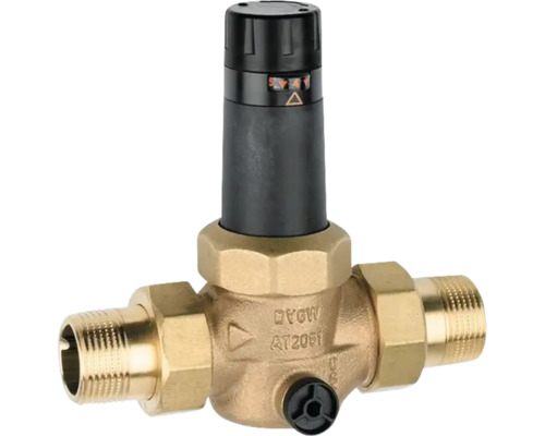 Druckminderer aus Messing für Wasserinstallationen mit schwarzem Einstellgriff und Gewindeanschlüssen.