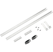 Montageset für Duschkabinen mit Aluminiumprofilen, Halterungen und Schrauben in Silber.