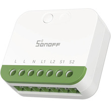 Sonoff Logo auf einem weiß-grünen smarten Kunststoff-Relais-Schalter für Hausautomation mit Anschlüssen L, L, N, L1, L2, S1 und S2.