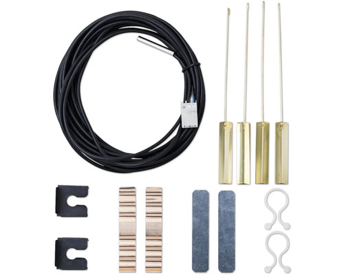 Zubehörset mit Temperatursensor am Kabel, Messingsensoren, Befestigungsclips und Montagezubehör.