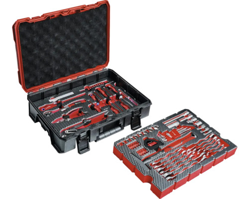 Einhell Werkzeugkoffer-Set mit Handwerkzeugen wie Schraubenschlüsseln, Zangen, Schraubendrehern und einer Handsäge in Schaumstoffeinlagen.