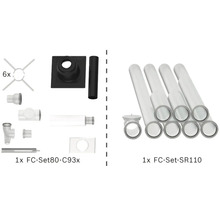 Zwei Sets für Abgassysteme: FC-Set80-C93x mit Formstücken, Dachdurchführung und sechs Abstandshaltern sowie FC-Set-SR110 mit vier Rohren.