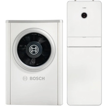 Bosch Wärmepumpen-Set bestehend aus einer Außeneinheit mit Ventilator und einer Inneneinheit sowie Bosch Logo.