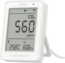 Sonoff Luftqualitätsmonitor mit digitaler Anzeige von CO2-Gehalt, Temperatur in Grad Celsius und Luftfeuchtigkeit in Prozent.