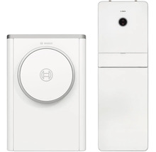 Bosch Heizungseinheiten bestehend aus einem weißen Innenturm mit Display und einer weißen Außeneinheit mit kreisförmigem Design und Bosch Logo.
