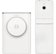 Bosch Wärmepumpe mit Inneneinheit und Außeneinheit in Weiß.