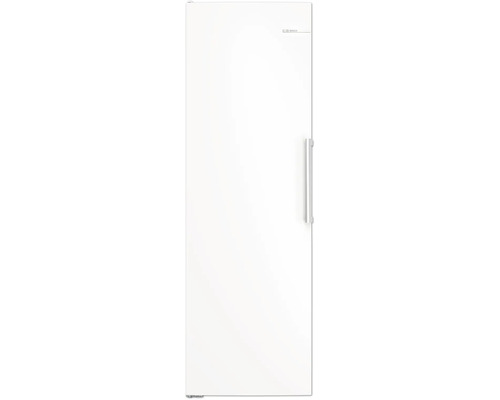 Weißer Bosch Kühlschrank mit vertikalem Türgriff und Bosch Logo.