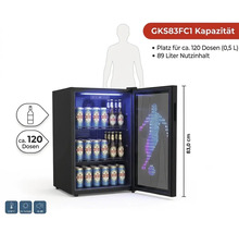 Getränkekühlschrank mit 89 Litern Kapazität, Platz für circa 120 Dosen, Glastür mit LED-Fußballer-Motiv, Höhe 83 Zentimeter, 2 bis 18 Grad Celsius.
