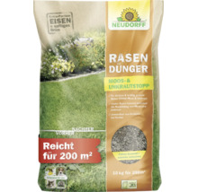 Neudorff Rasendünger Moos- und Unkrautstopp, 10 Kilogramm für 200 Quadratmeter, tierfreundlich, mit Eisen für den Rasen und feinem Granulat.