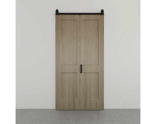 Zweiflügelige Schiebetür aus Holz mit sichtbarer Maserung und schwarzem Schienensystem.