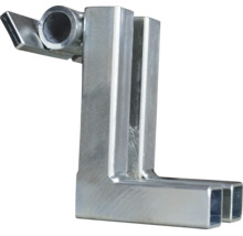 L-förmiger Metallverbinder aus Vierkantrohren mit zylindrischer Aufnahme