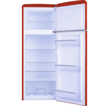 Geöffneter roter Kühlschrank im Retro-Stil mit Gefrierfach, Glasablagen und Gemüsefach.